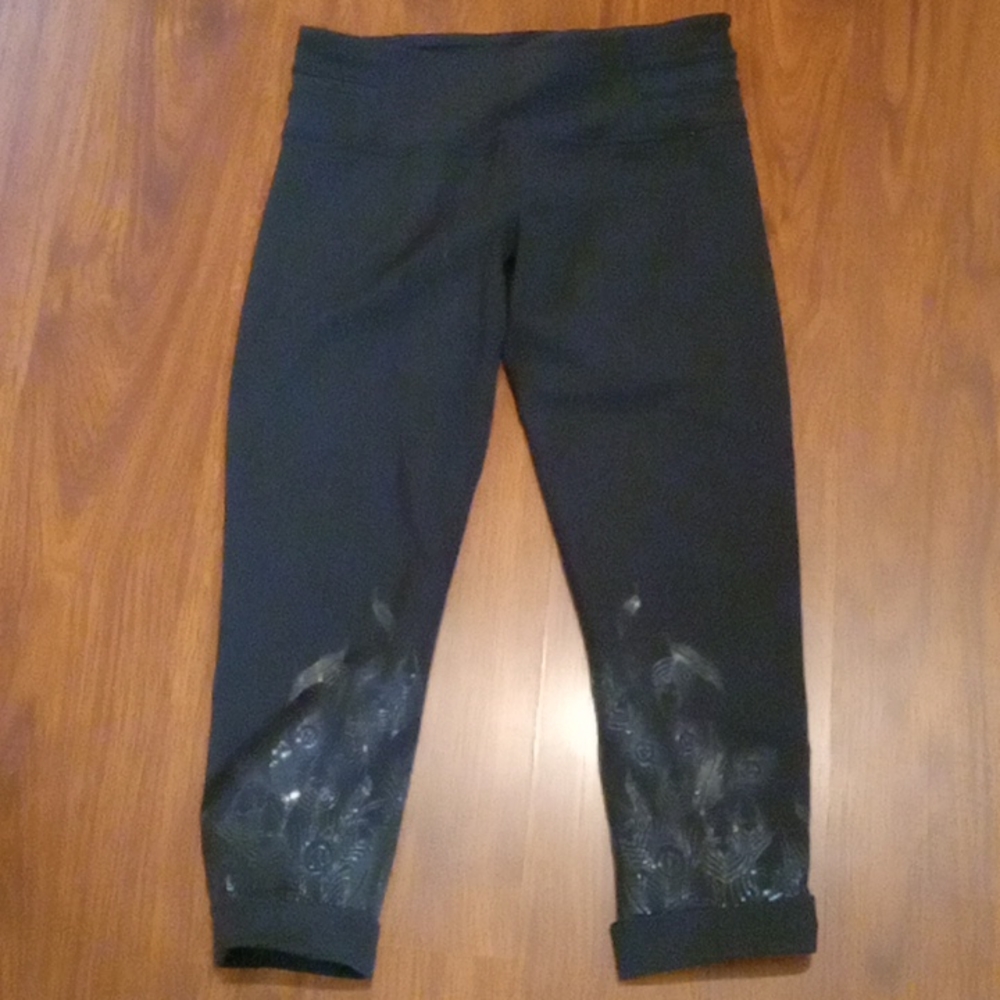 Women Lululemon Black Leggings/Tights Size 6